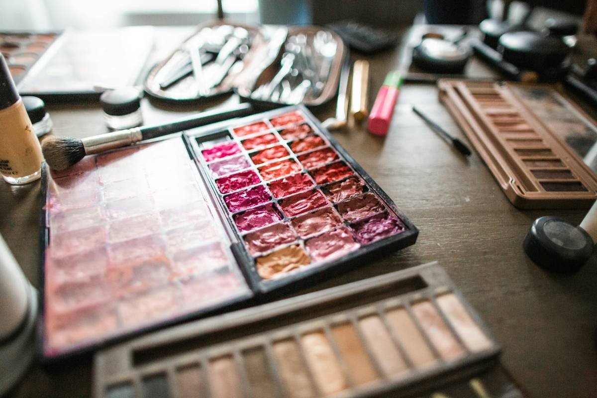 The Ultimate Guide to Stage Makeup Products for Flawless Character Transformation