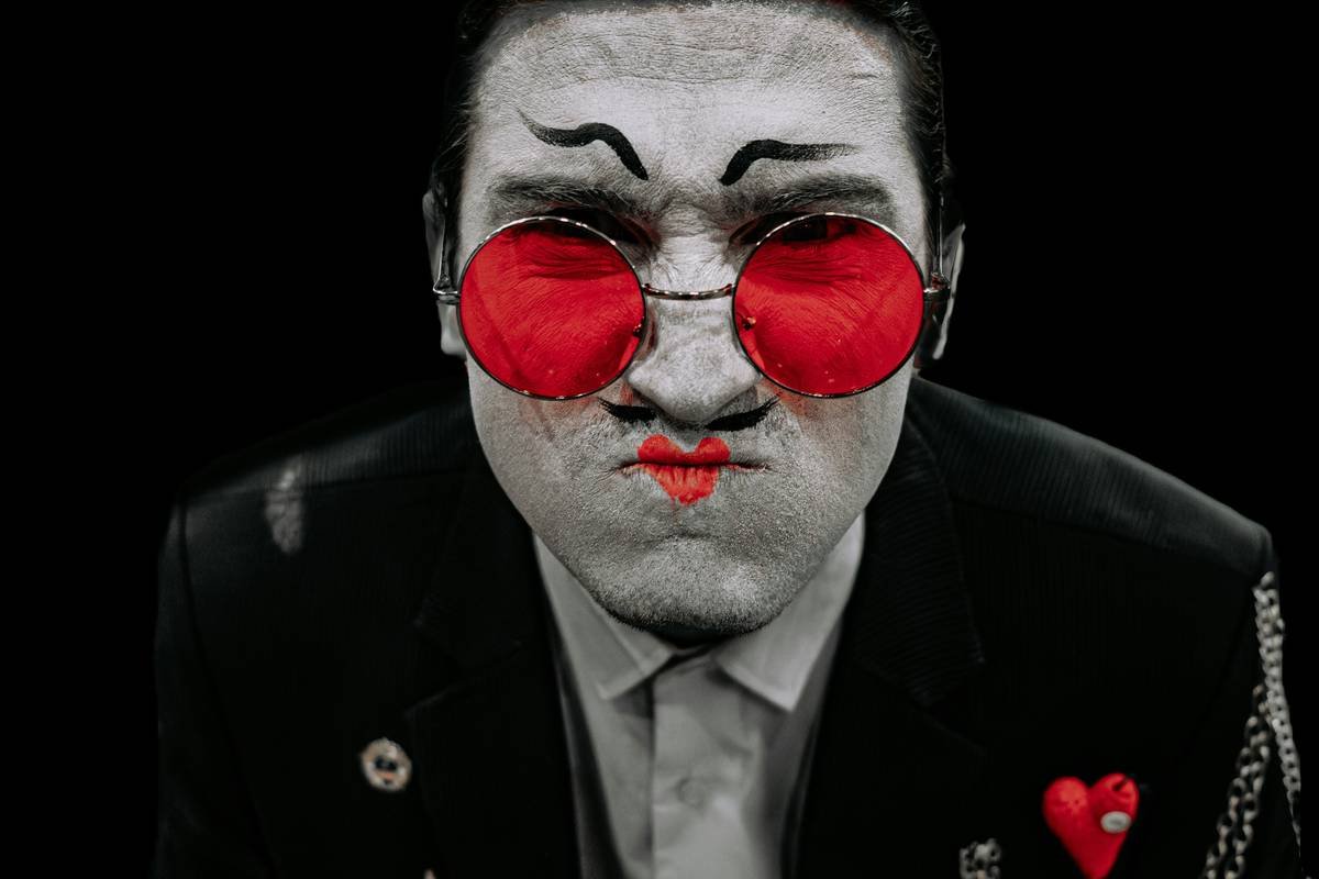 What’s the Best Theatrical Makeup for Character Transformation? (Spoiler: Not All “Stage-Ready” Brands Deliver)