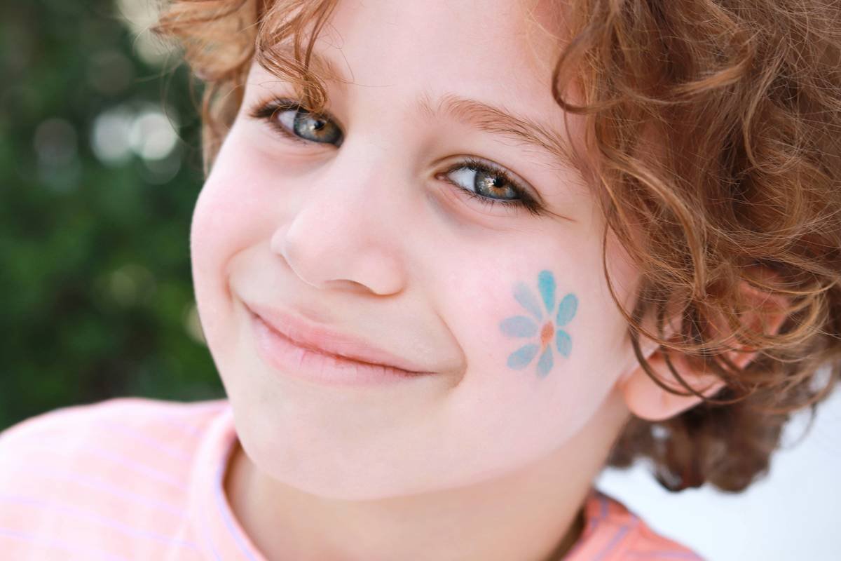 How to Choose & Apply Kid-Safe Special Effects Makeup Without Melting Down (or Your Child’s Skin)